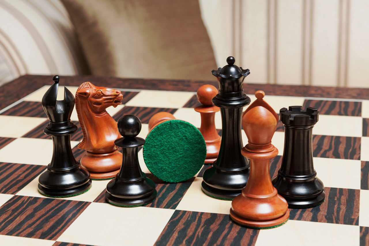 1849 Original Staunton Luxury Chess Pieces in Antiqued Boxwood and Ebony
