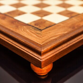 Galileo 56 cm root of elm chess board, side frame and foot detail
