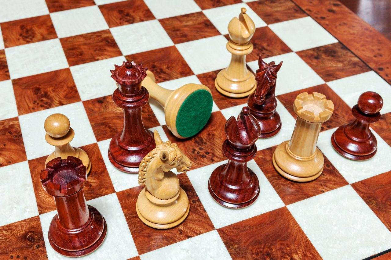 The Chevalier Series 4.4 inches Chessmen in Padauk and Boxwood