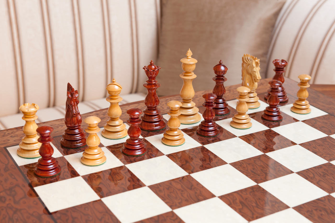 The Dalí Series Lacquered Chess Pieces in Padauk and Boxwood