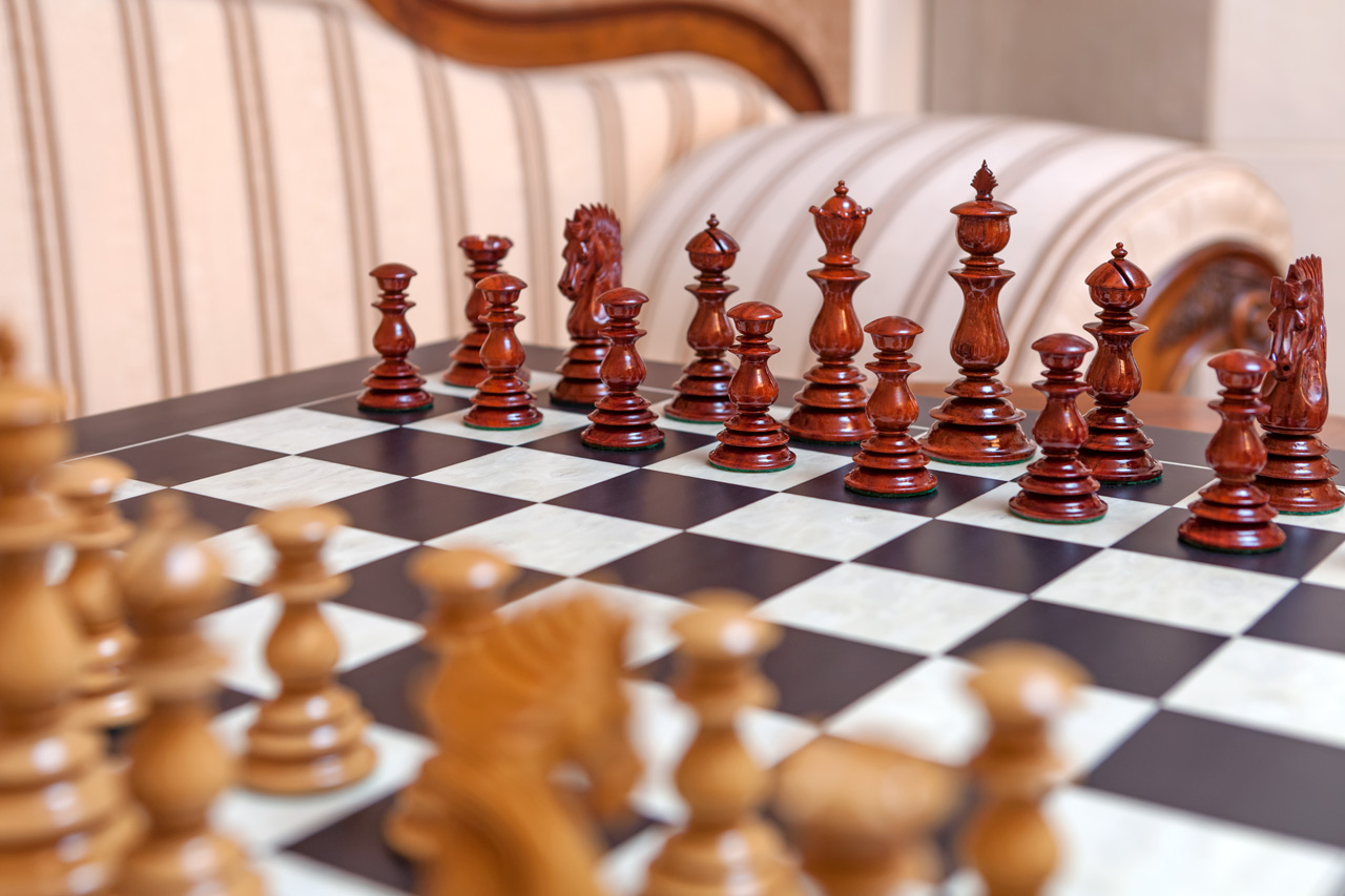 The Dalí Series Lacquered Chess Pieces in Padauk and Boxwood