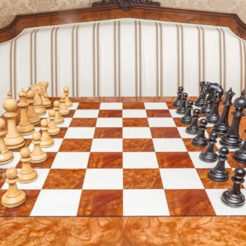 Shown with: 60 cm Da Vinci chess board Duke lacquered ebony and boxwood chess pieces in the starting position on the 60 cm Da Vinci chess board