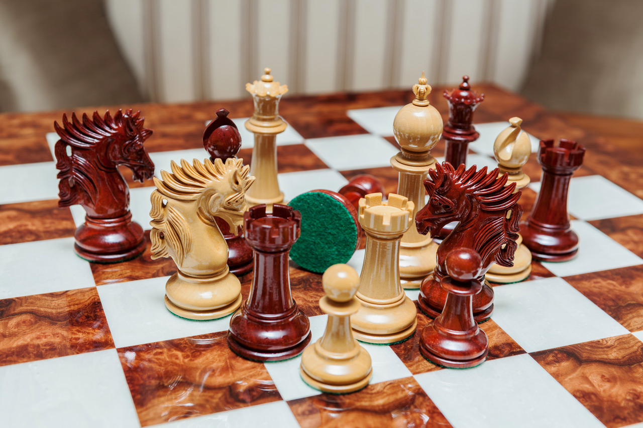 Duke 4.4 inch chess pieces in Lacquered Padauk and Boxwood