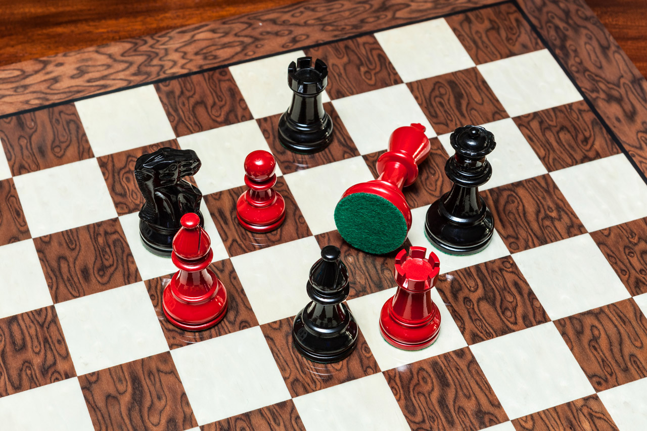 Black and Red Chess Pieces of the Earl Series Chess Pieces
