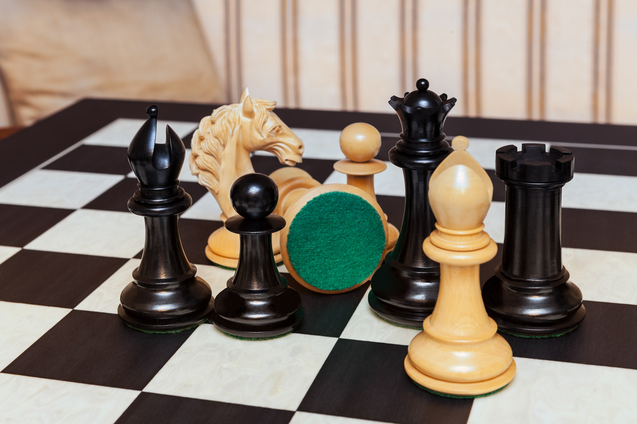 The Florence Series Luxury Chess Pieces in Ebony and Boxwood
