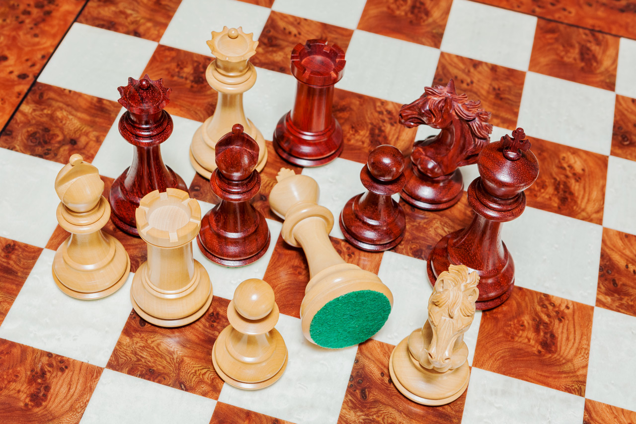 The Florence Series Luxury Chess Pieces in Padauk and Boxwood
