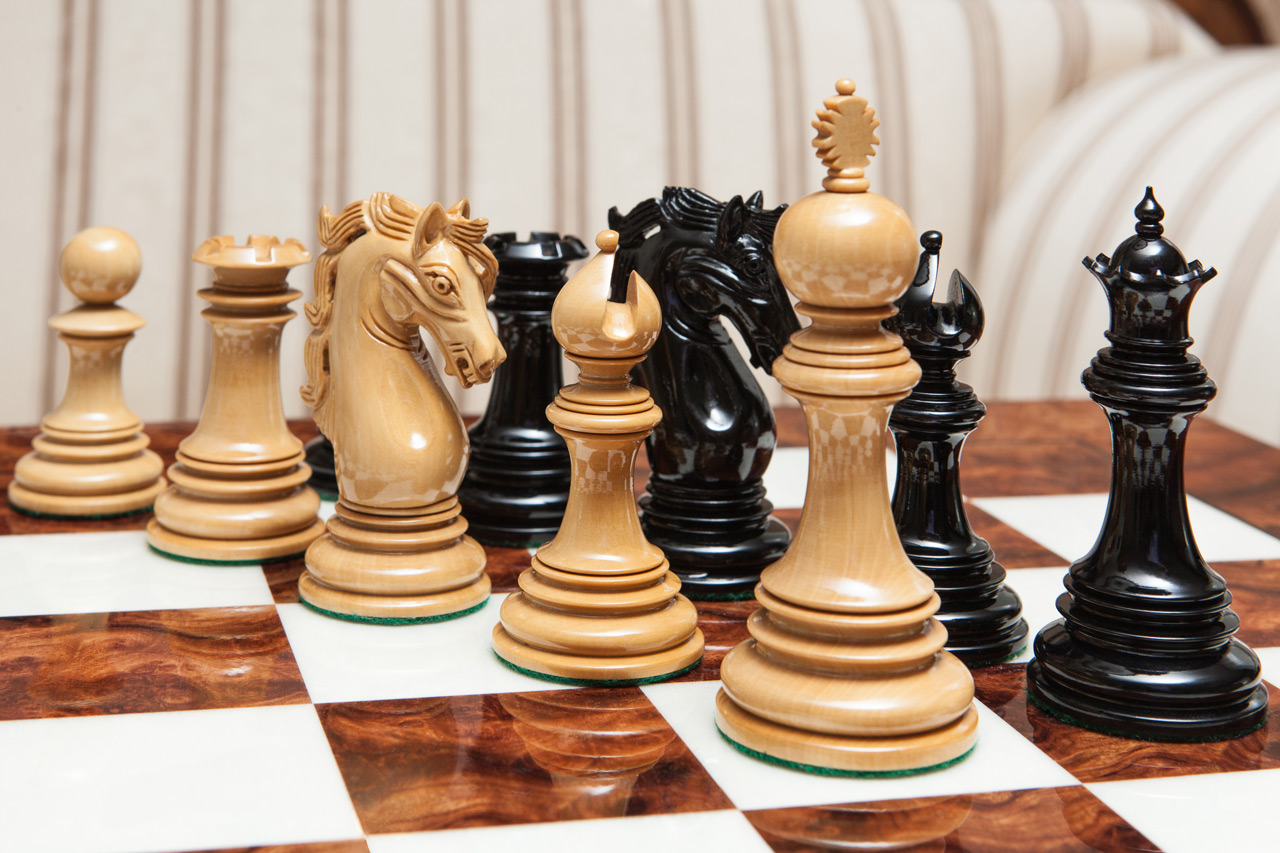 The Granada Series Luxury Chessmen in Lacquered Ebony and Boxwood
