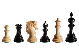 Granada 4.4 inch chess pieces in Lacquered Ebony and Boxwood