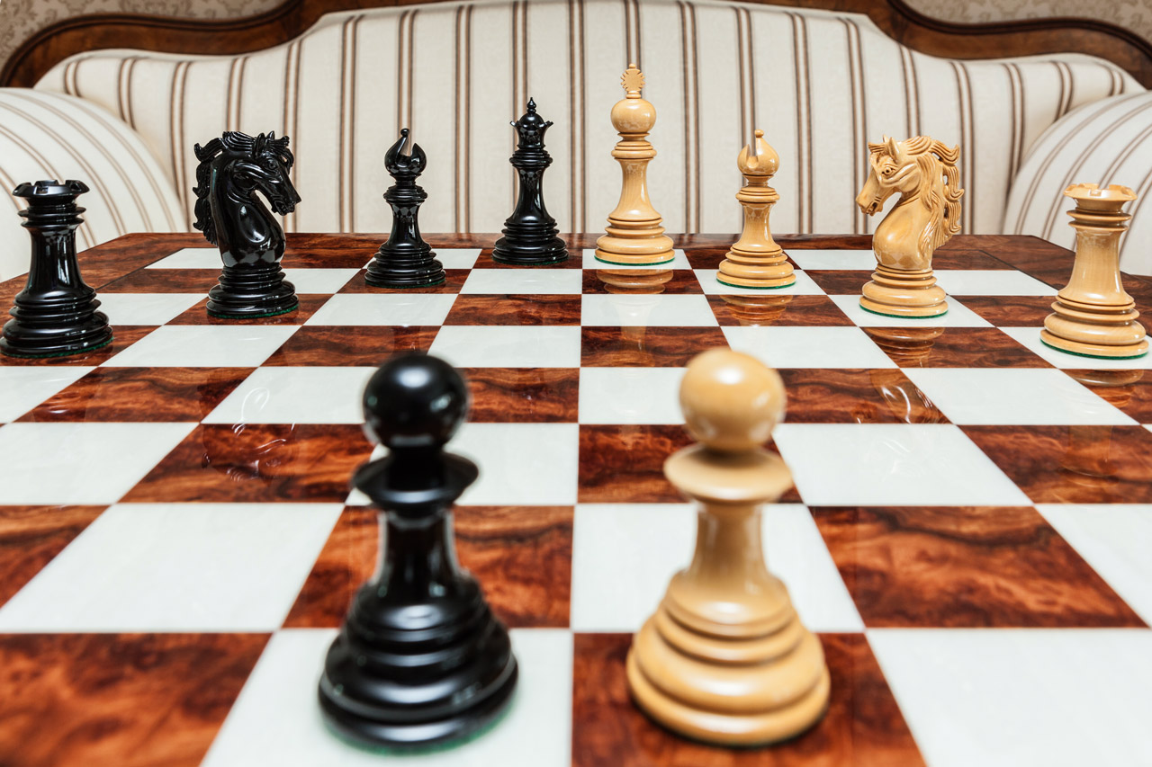The Granada Series Luxury Chessmen in Lacquered Ebony and Boxwood