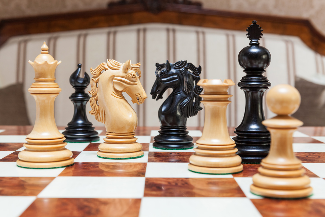 The Granada Luxury Chess Pieces in Boxwood and Ebony