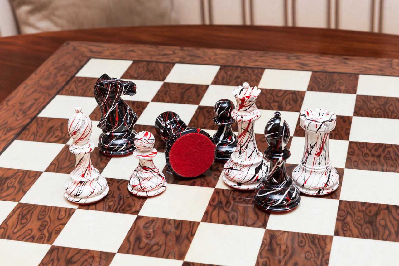 New York Series Chess Pieces on the 50 cm ”Cordoba” Chess Board