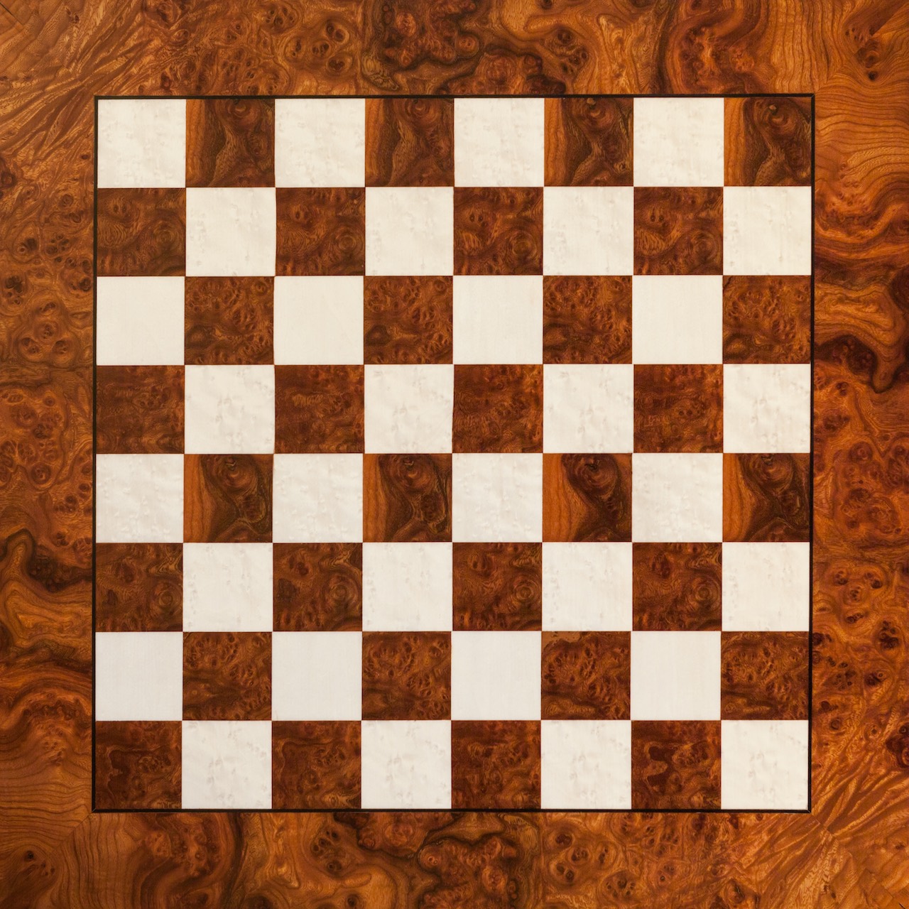 Pisa – 51 cm hand-made Root-of-Elm luxury chess board with matt finish