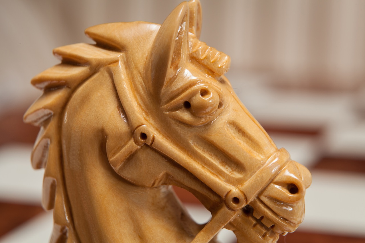 A Knight made of Boxwood from Ebony Regal Club-Size Series