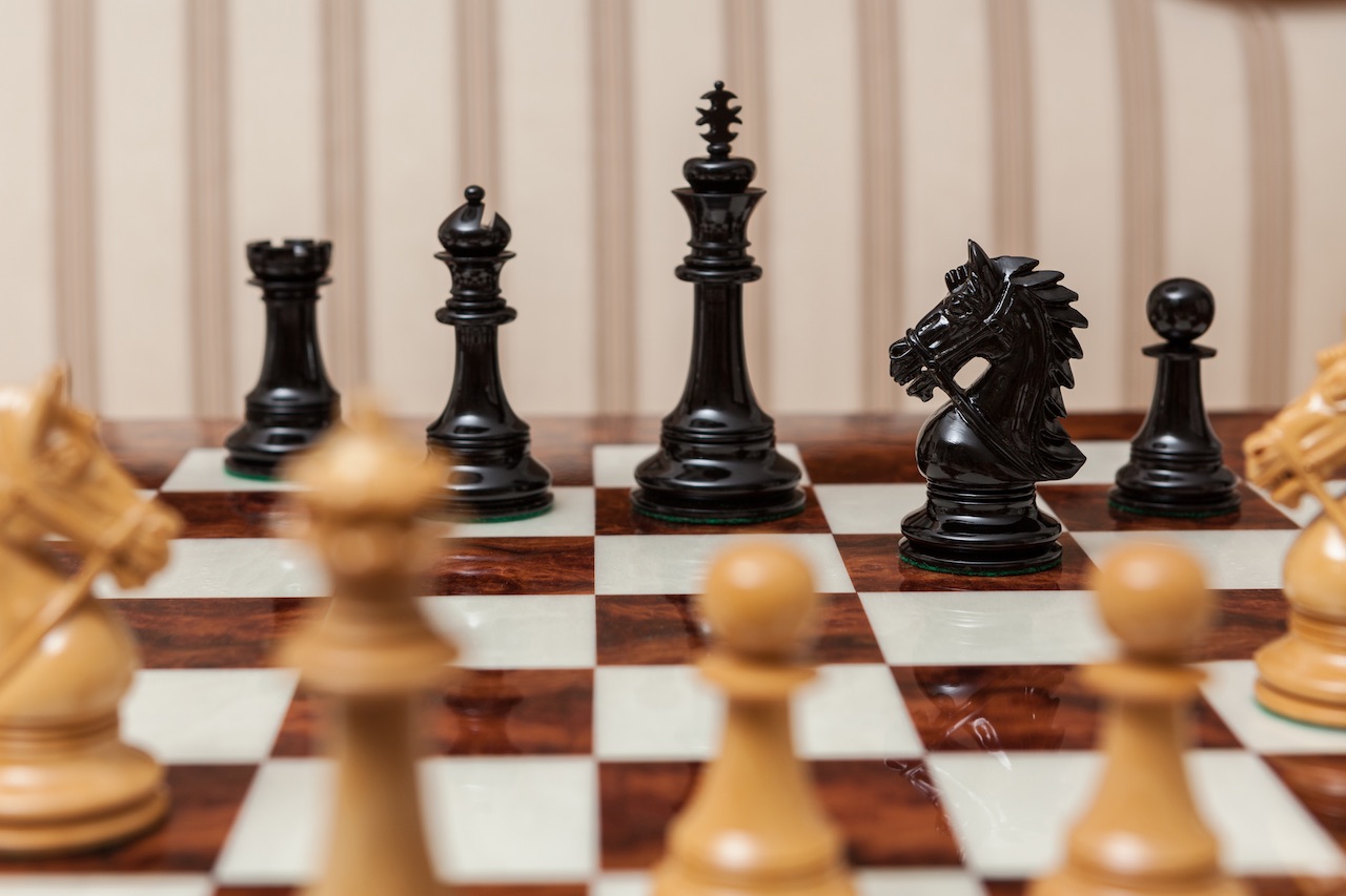 Regal Series 4.4 inches club-size chess pieces in ebony and boxwood