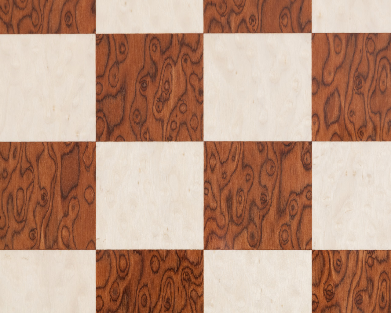 Segovia – 60 cm Brown Ash Burl Chess Board