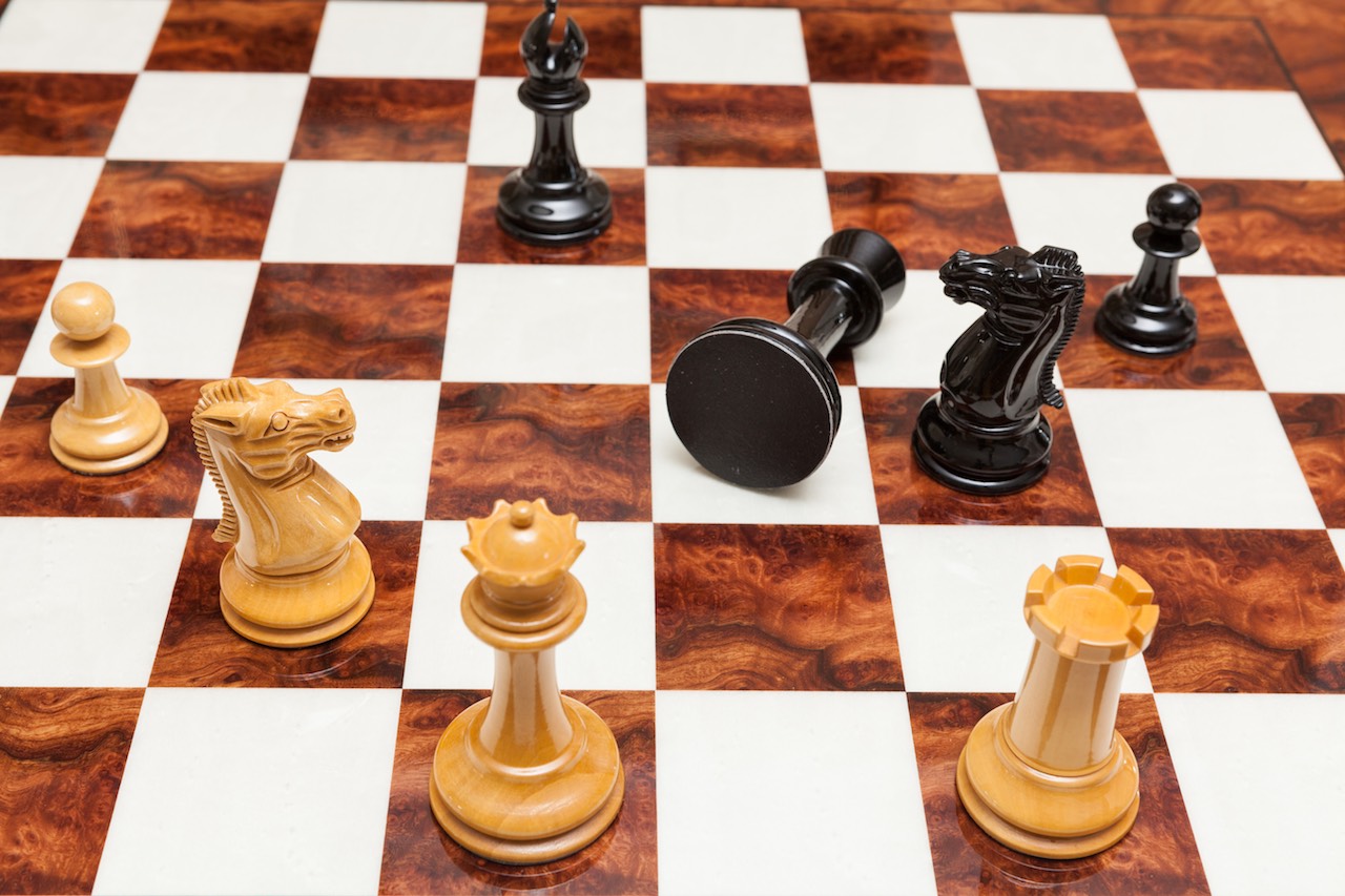 Staunton Evolution 4.25 inch chess pieces in Lacquered Ebony and Boxwood